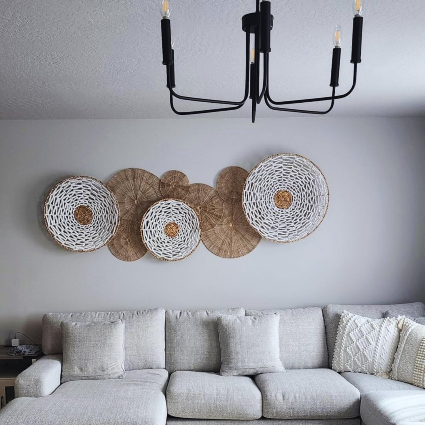 ChumDecor 21.6 inch Wicker Wall Decor Set – Boho Wall Basket Decor with Jute Rope, Large Circle Wall Baskets, Natural Woven Wall Art for Living Room Bedroom, Decorative Seagrass Wall Hanging