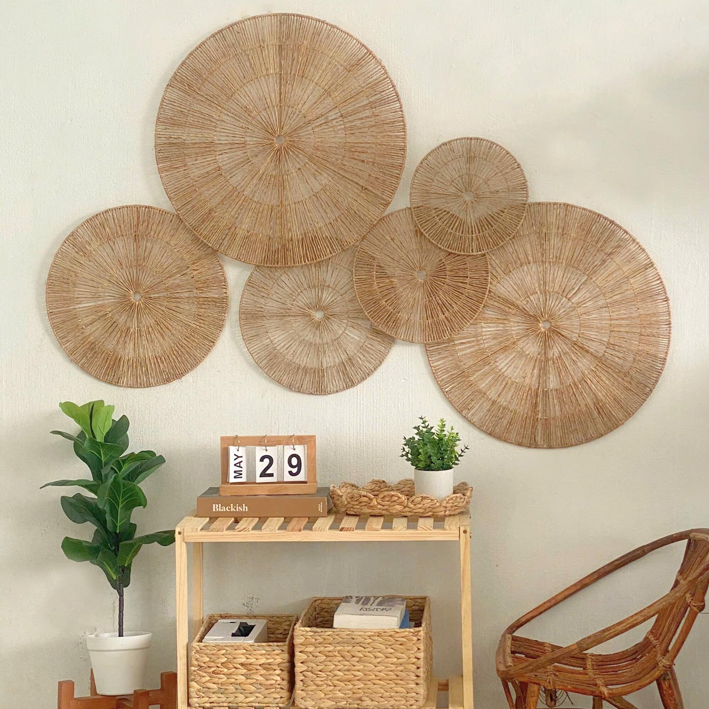 ChumDecor 21.6 inch Wicker Wall Decor Set – Boho Wall Basket Decor with Jute Rope, Large Circle Wall Baskets, Natural Woven Wall Art for Living Room Bedroom, Decorative Seagrass Wall Hanging